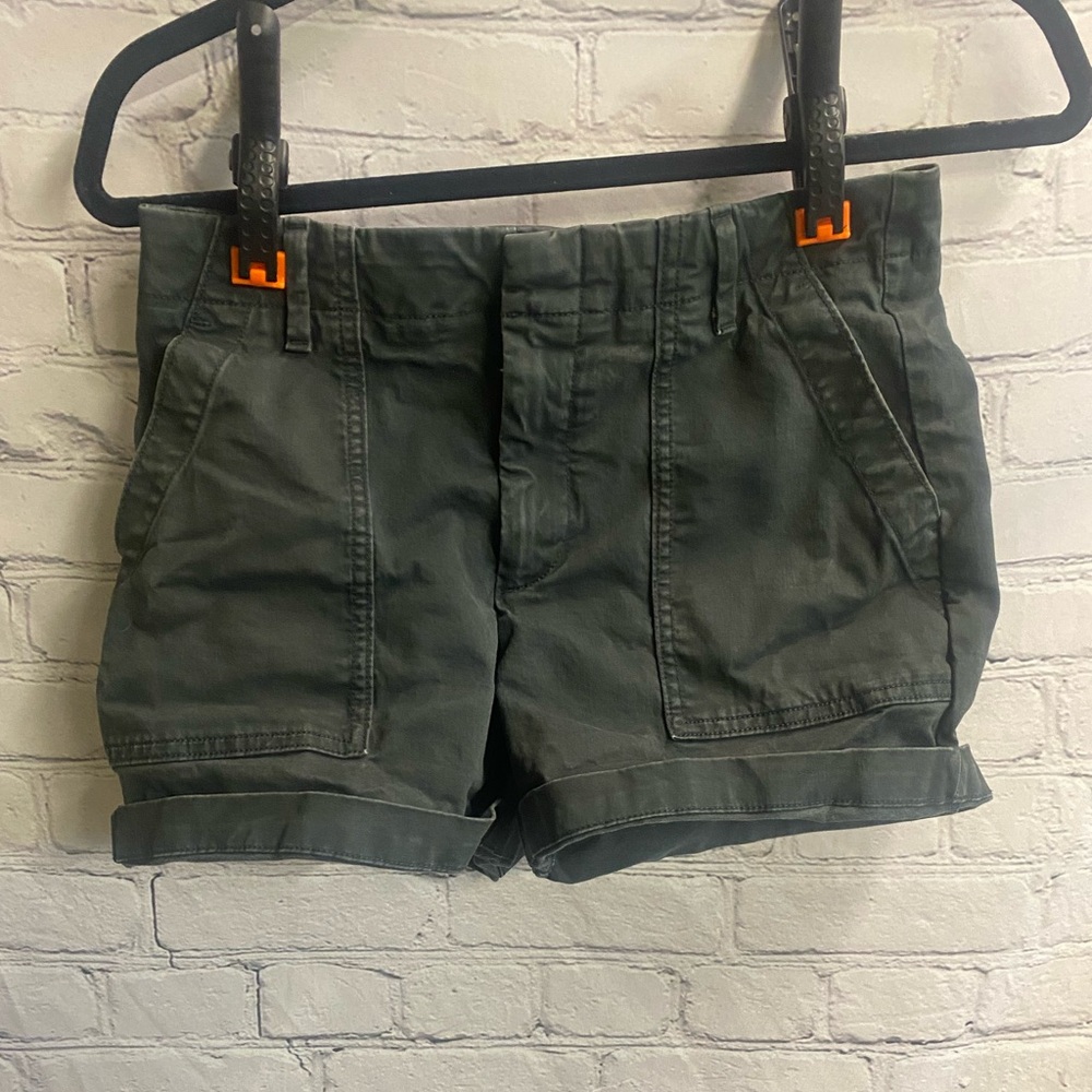 5/$20 Banana Republic Women’s Authentic Chino Blue Black Pocketed Shorts Size 2‎